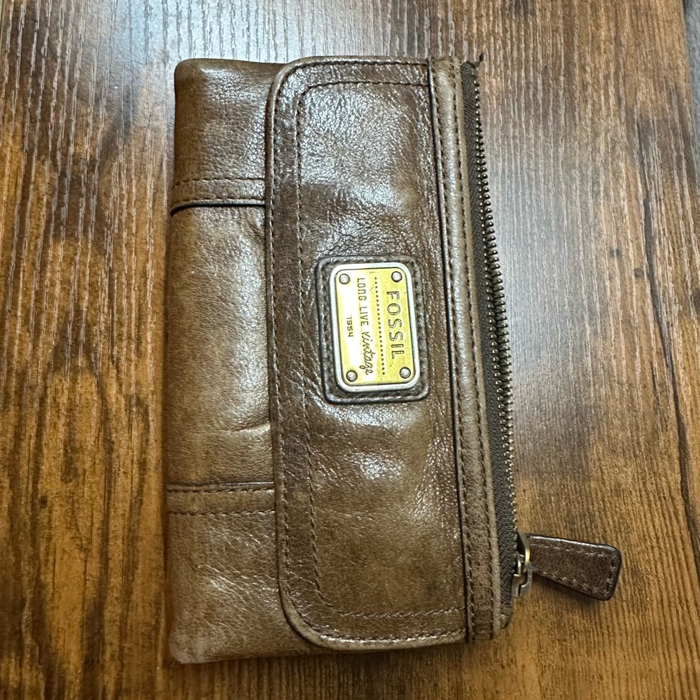 Fossil wallet leather brown